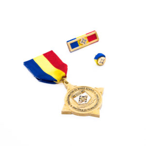 Medalha bolso em metal banho de ouro esmaltado fita chamalote com roseta e barreta