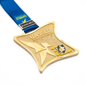Medalha em metal 3D banho ouro esmaltado com fita gorgurão e aplique em metal