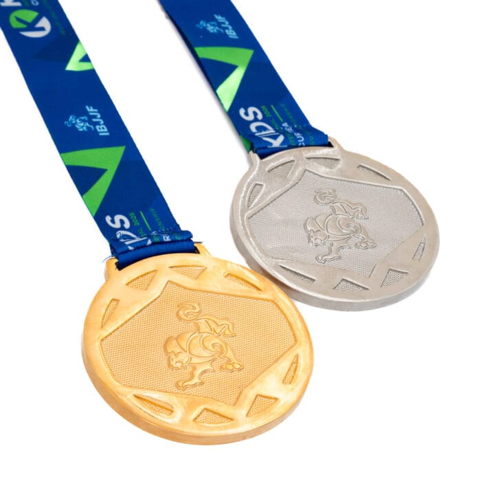 Medalha em metal banho ouro níquel e cobre velho esmaltada e fita digital - Imagem 2