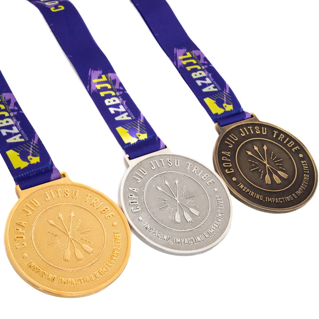Medalha em metal ouro velho prata velha cobre velho e fita digital