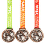 Medalha em metal 3D banho de cobre velho esmaltada com fita digital
