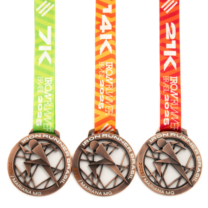 Medalha em metal 3D banho de cobre velho esmaltada com fita digital