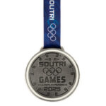 Medalha em metal 3D banho em prata velha e fita digital - Imagem 2