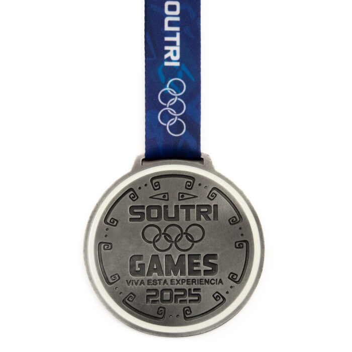 Medalha em metal 3D banho em prata velha e fita digital - Imagem 2