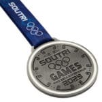 Medalha em metal 3D banho em prata velha e fita digital