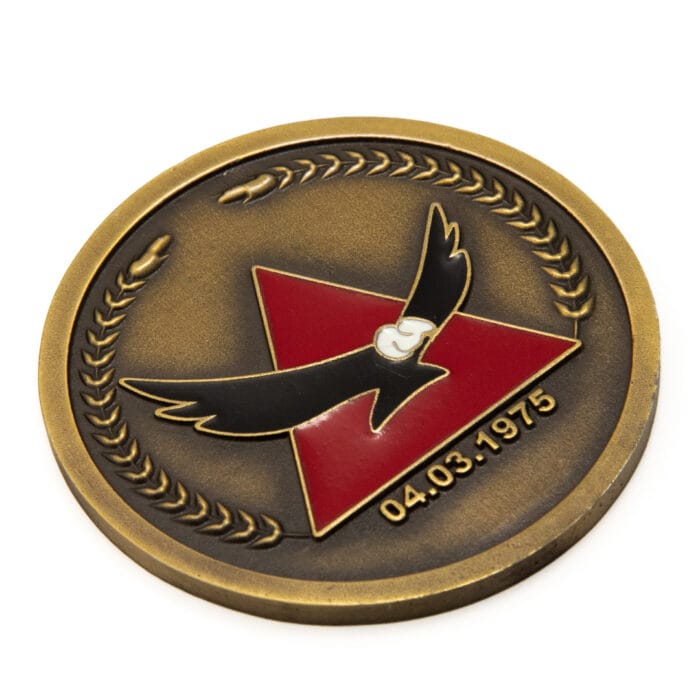 Moeda em metal 3D banho de ouro velho esmaltado - Imagem 4